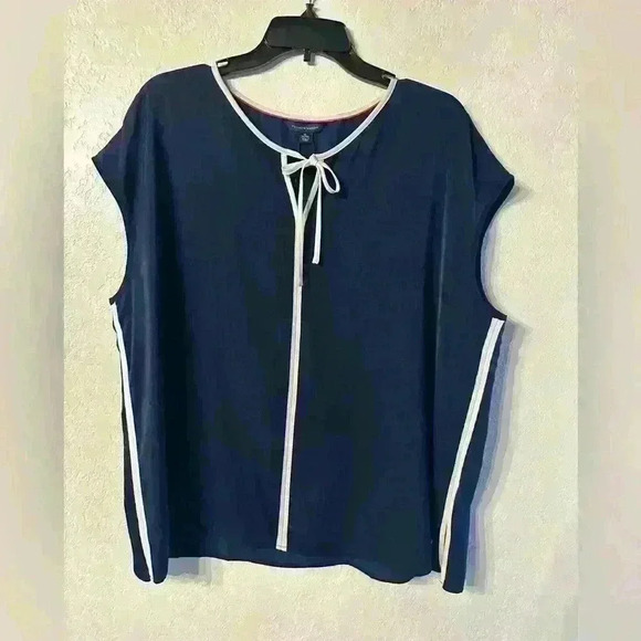 Tommy Hilfiger Gorgeous Woman’s Navy Sleeveless Blouse Size XL Polyester - Picture 4 of 5